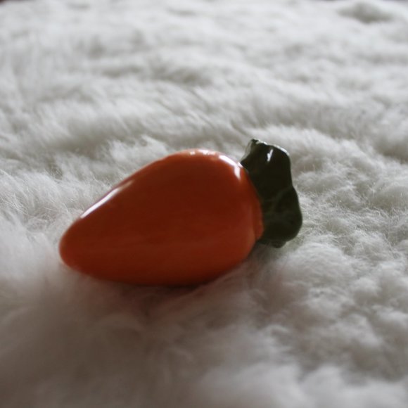 Blue Truck & Carrot Salt and Pepper Porcelain Shakers, Spring, Easter, Farmhouse - Picture 5 of 8